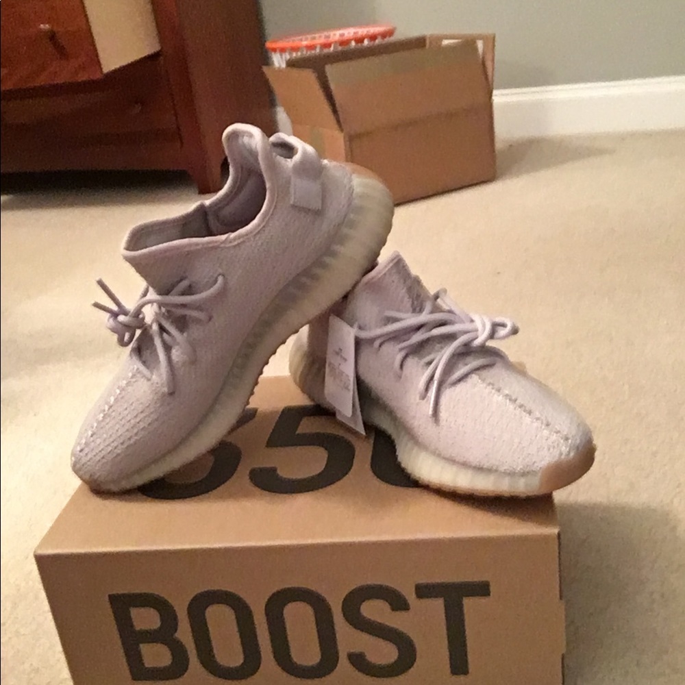 Yeezy🔥 sesame size 8.5